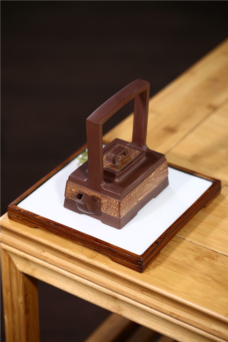 邵云琴作品 玉带提梁