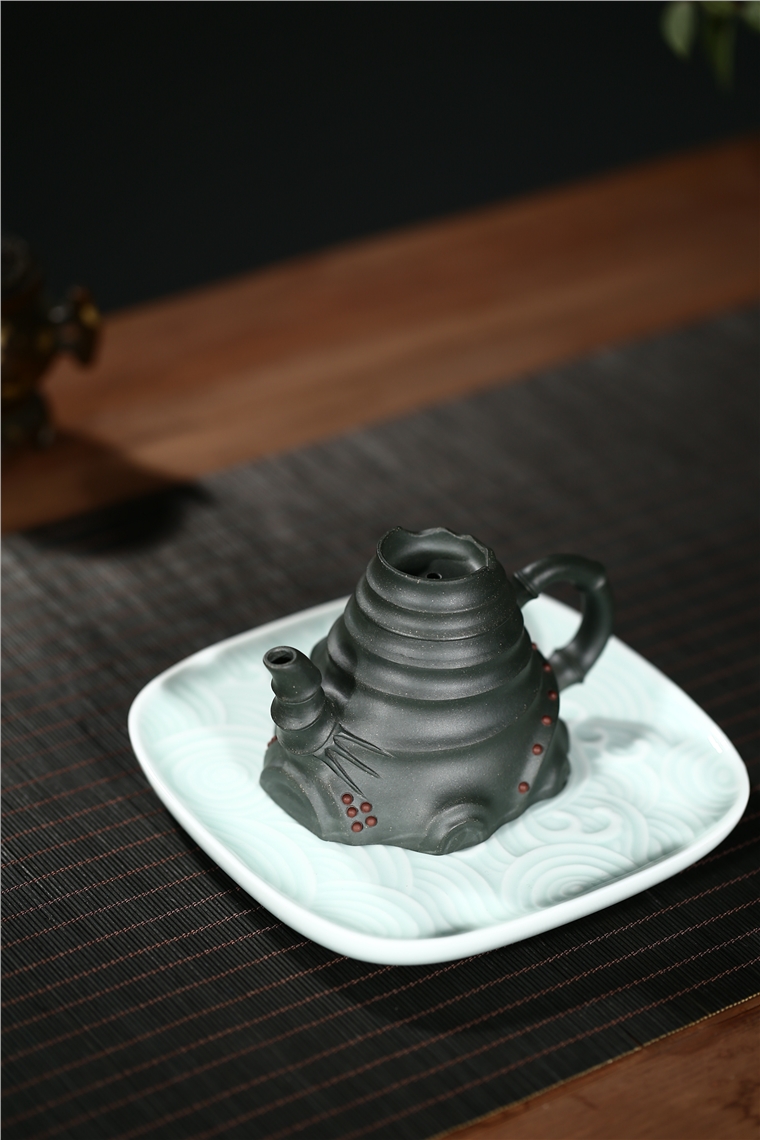 顾旭英作品 竹根壶