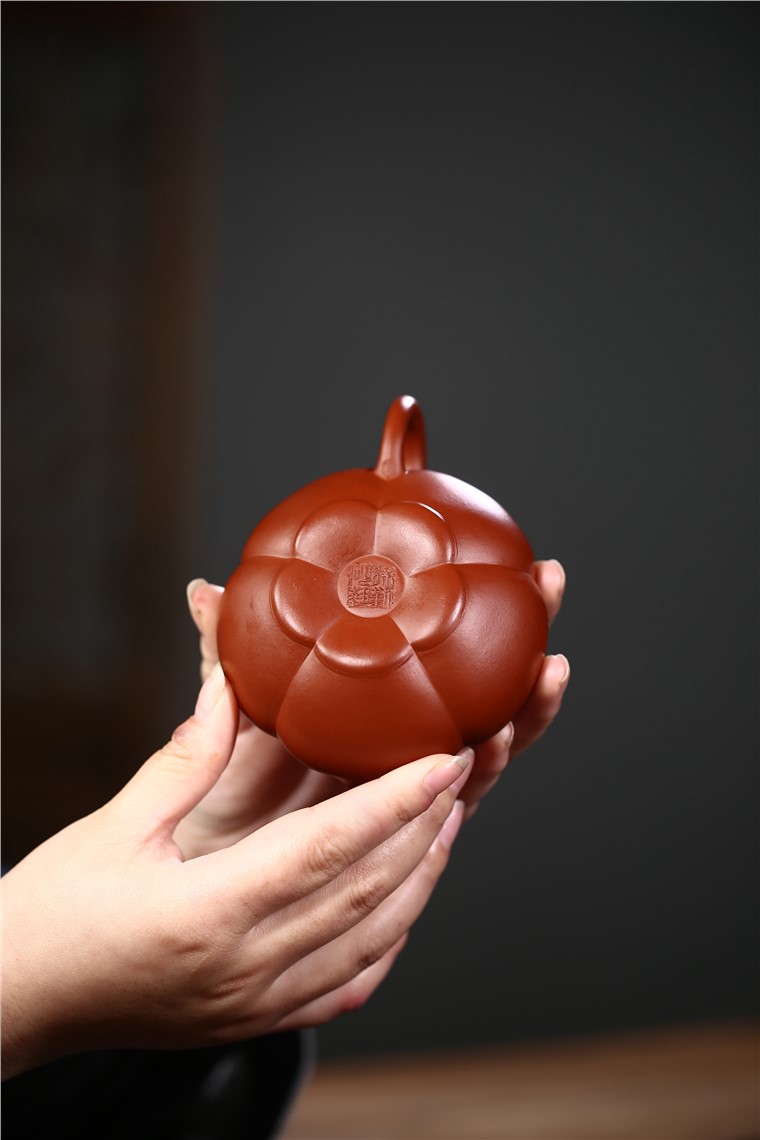 徐勤作品 上合桃