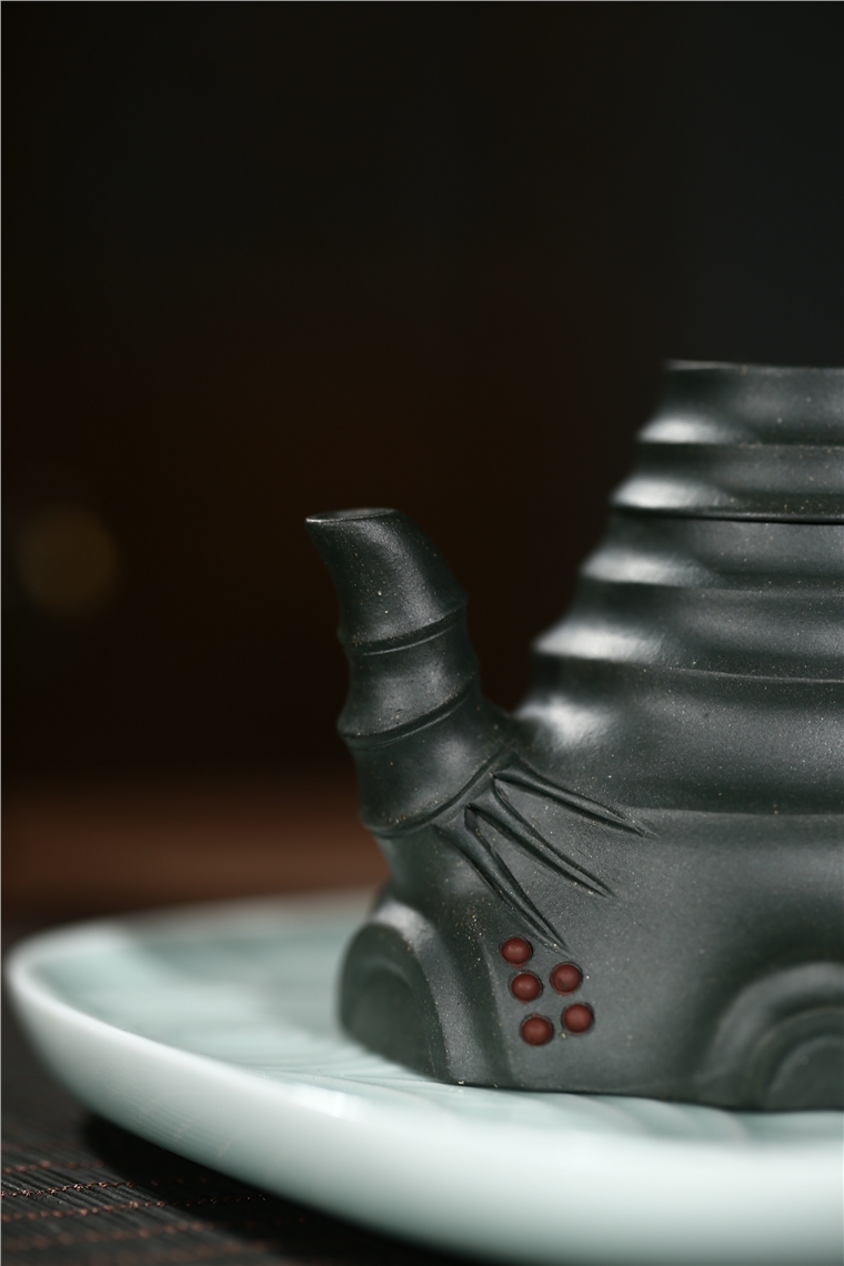 顾旭英作品 竹根壶