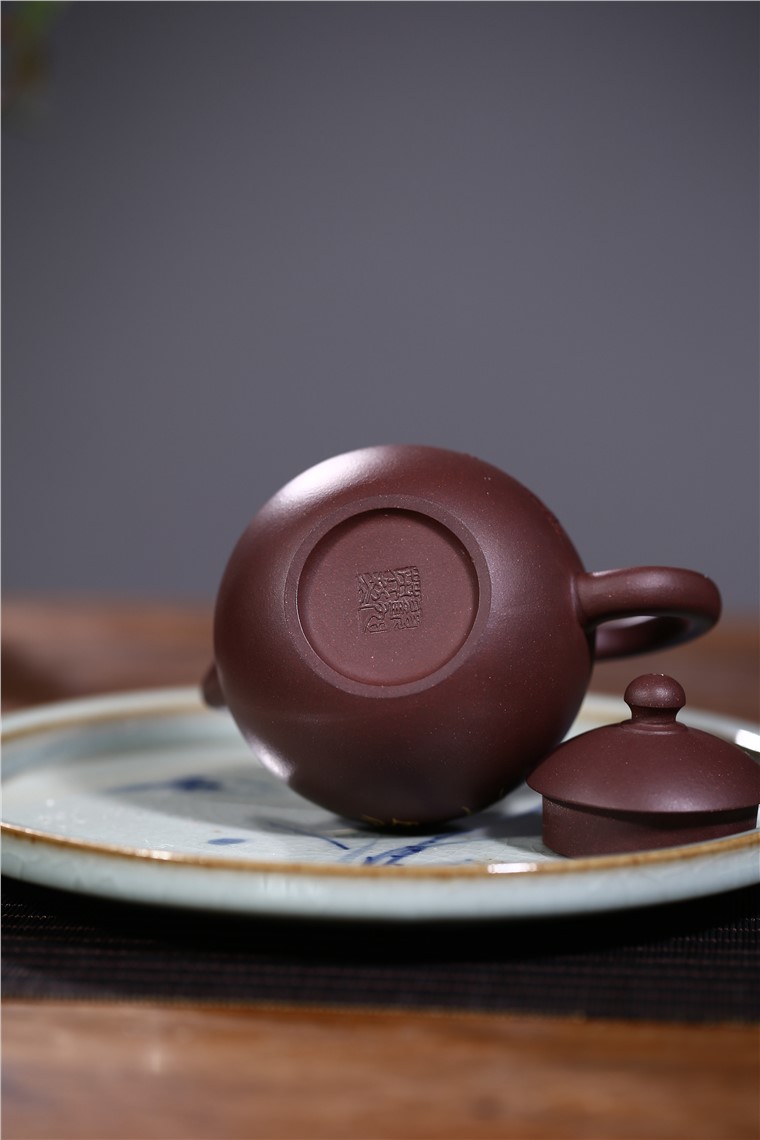 顾旭英作品 龙蛋