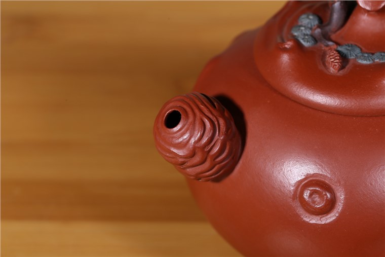 顾旭英作品 松果壶图片