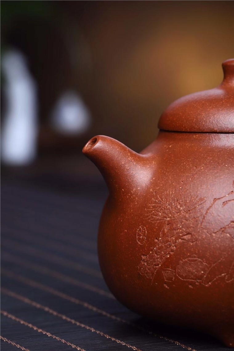 李昌鸿作品 三足乳鼎