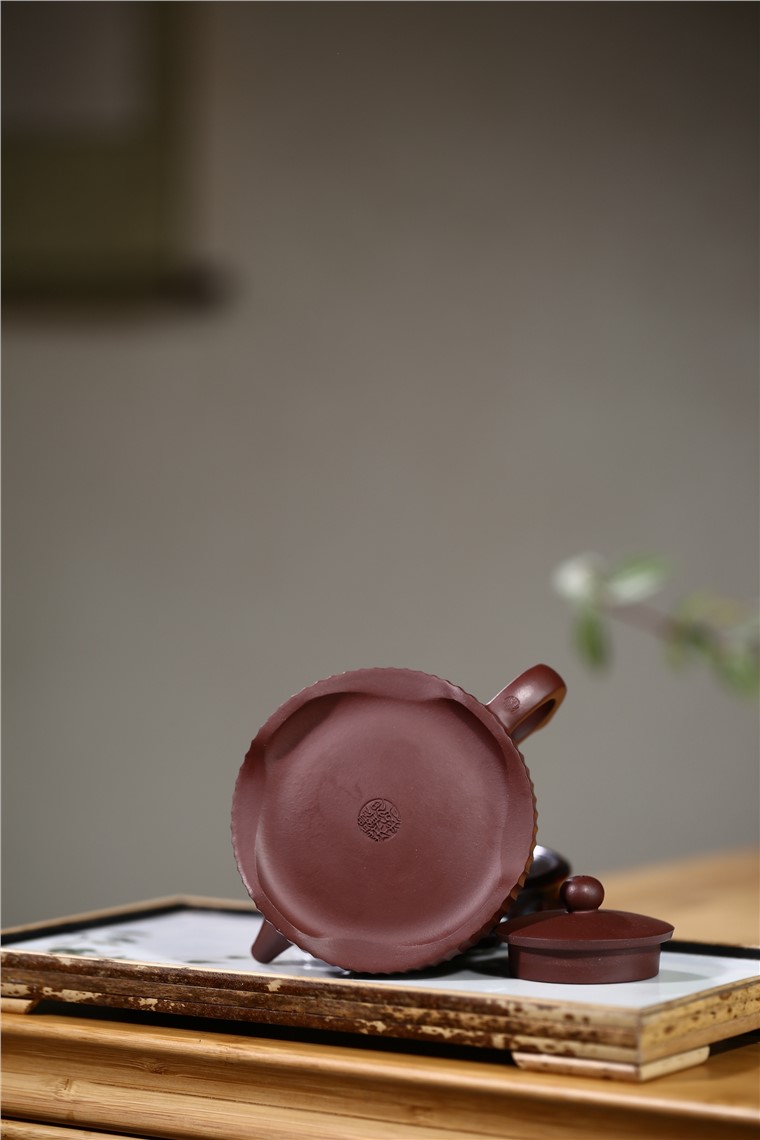 顾旭英作品 执权半月