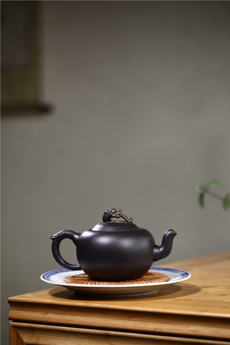 顾旭英作品 蛟龙戏水图片