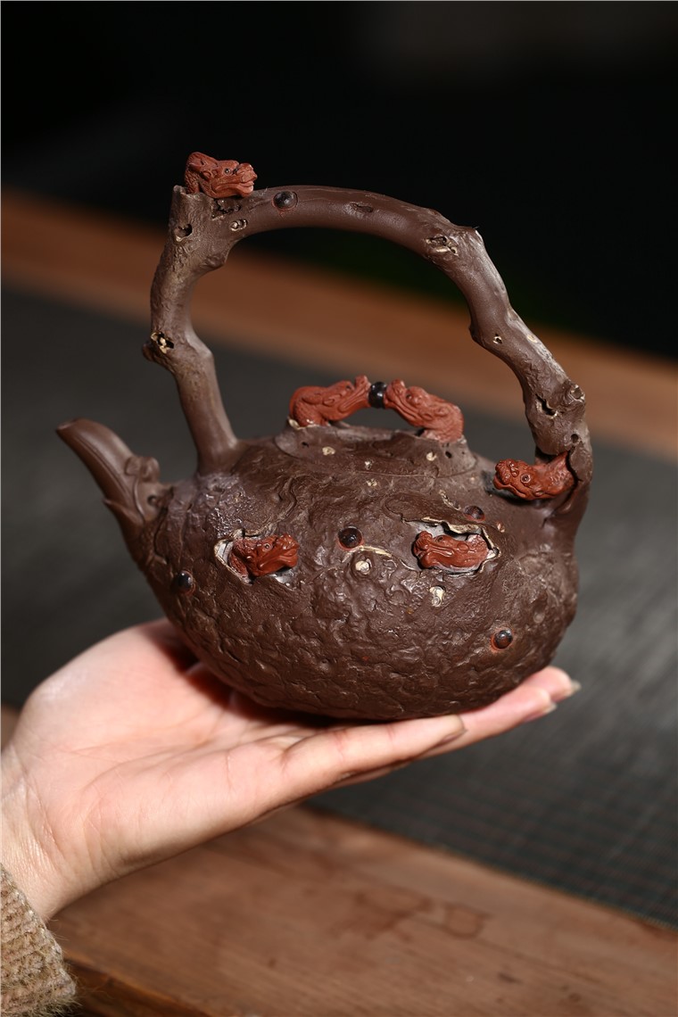 张剑作品 九龙戏珠提梁图片