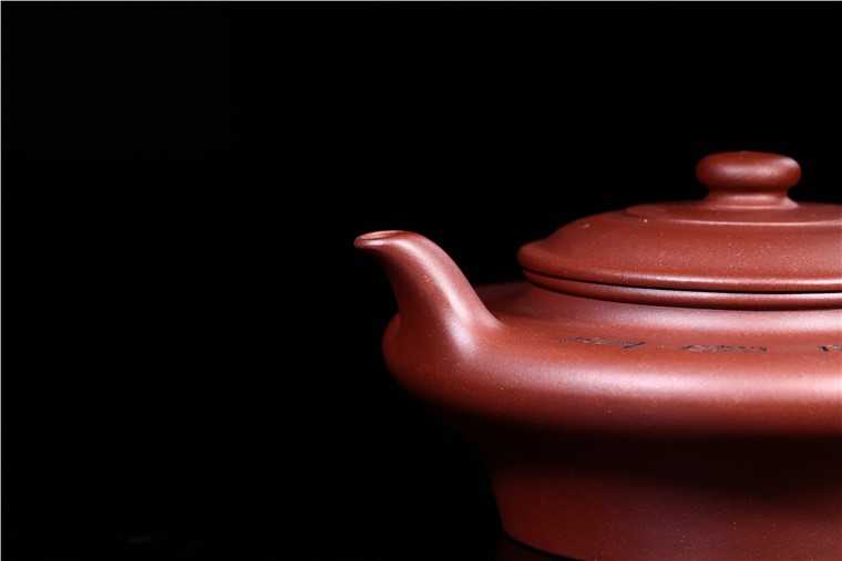 王亚平作品 虚扁壶