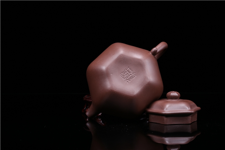 鲍正兰作品 六方莲子