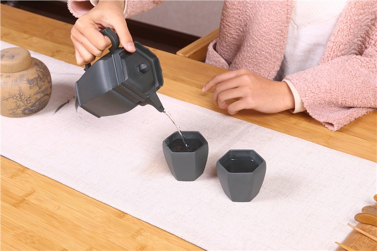 邵云琴作品 六方僧帽