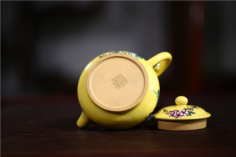 姚华君作品 潘壶