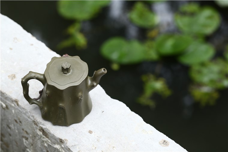 蒋春帆作品 沐春树桩图片