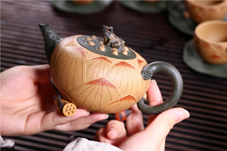 张剑作品 青蛙莲子图片