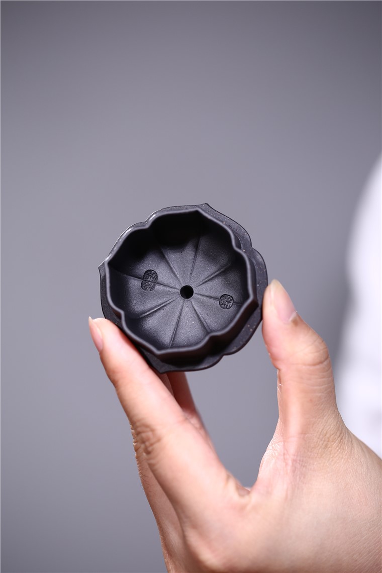 徐勤作品 紫玉菱花
