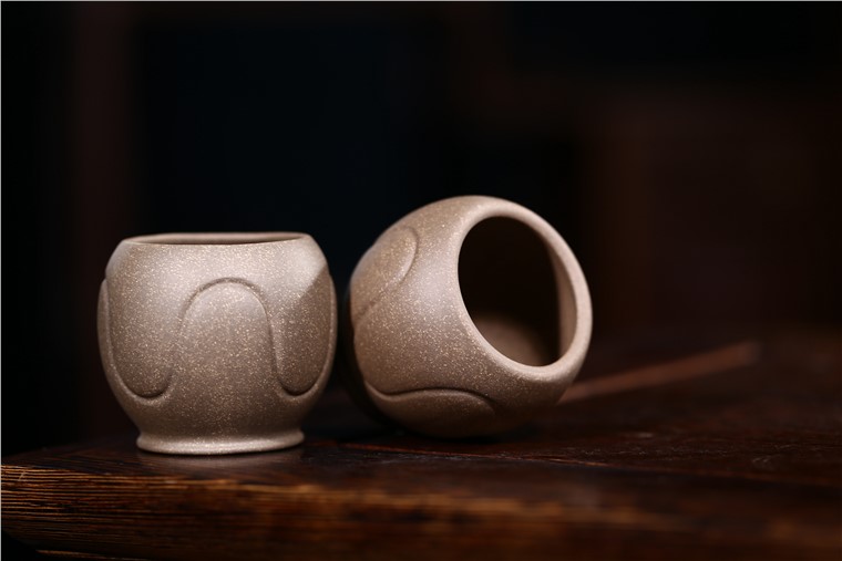 万志群作品 龙行套具图片